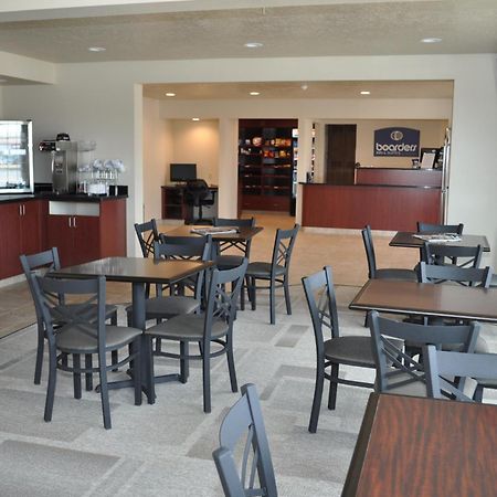 Boarders Inn & Suites By Cobblestone Hotels - Broken Bow Extérieur photo
