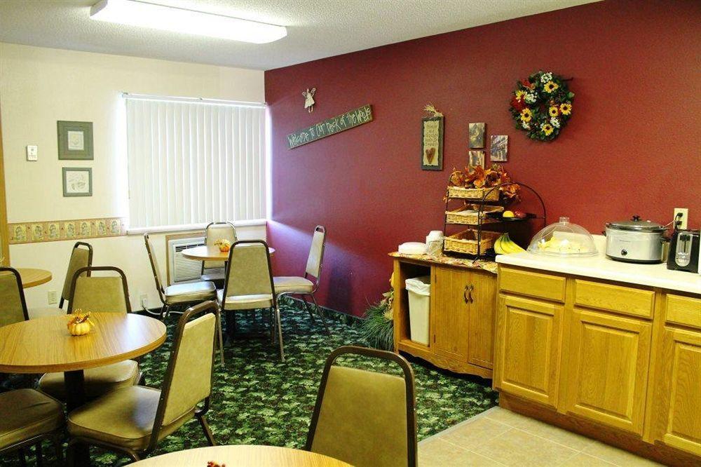 Boarders Inn & Suites By Cobblestone Hotels - Broken Bow Extérieur photo