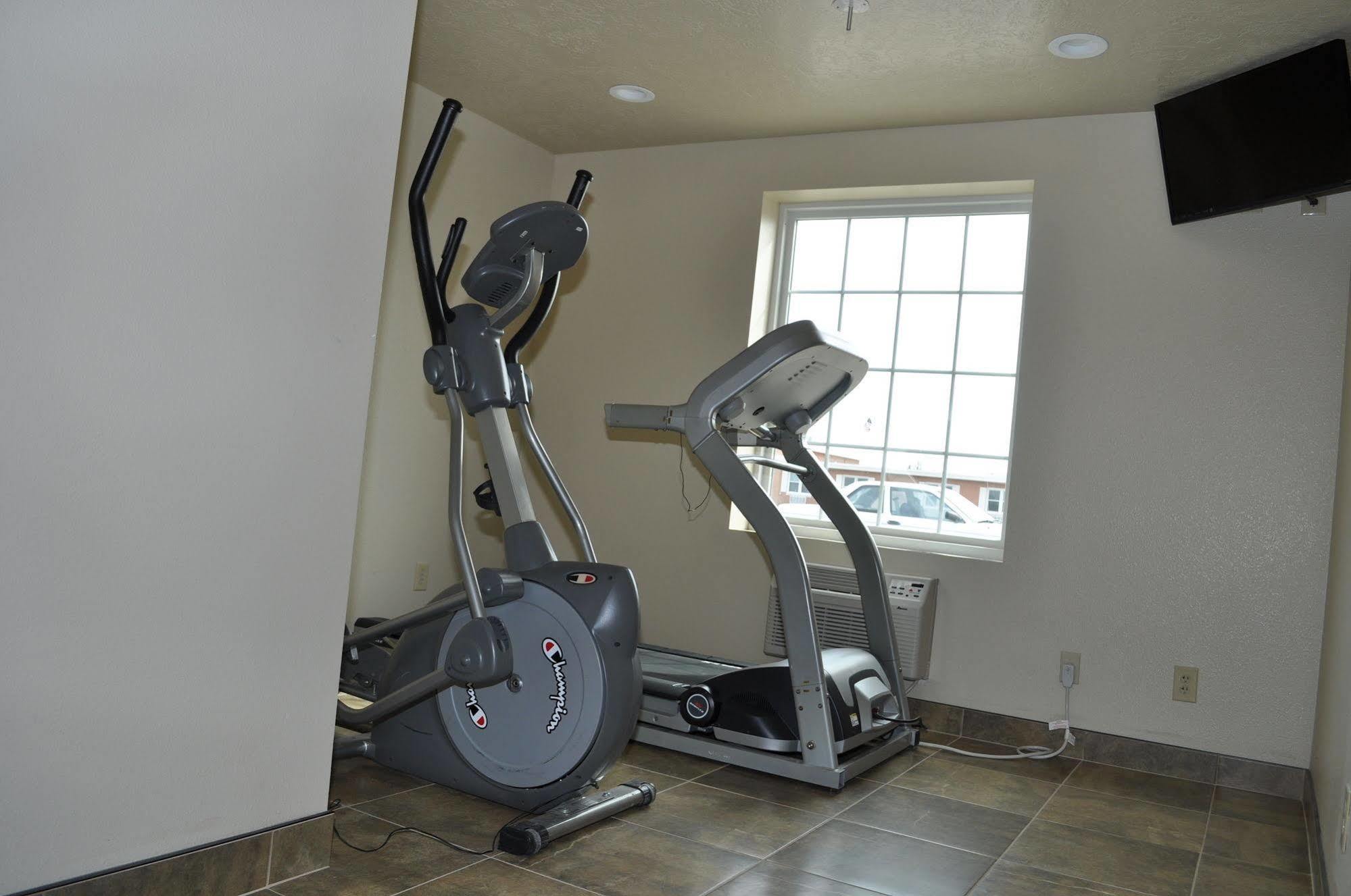 Boarders Inn & Suites By Cobblestone Hotels - Broken Bow Extérieur photo